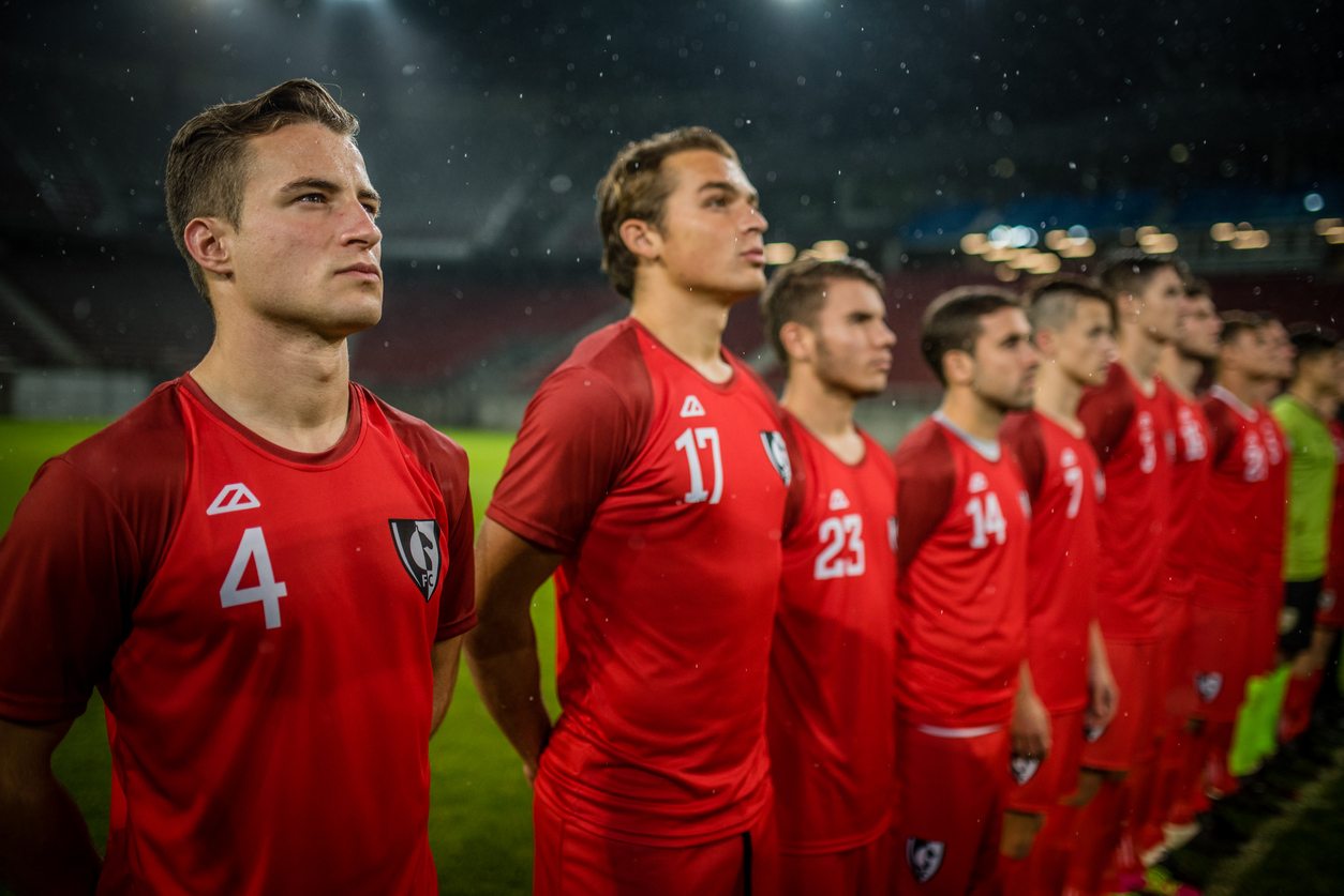 サッカーは何人まで選手交代可能 試合出場人数からベンチの人数 退場者が出た時などのルールについて徹底解説 Kencoco ケンココ