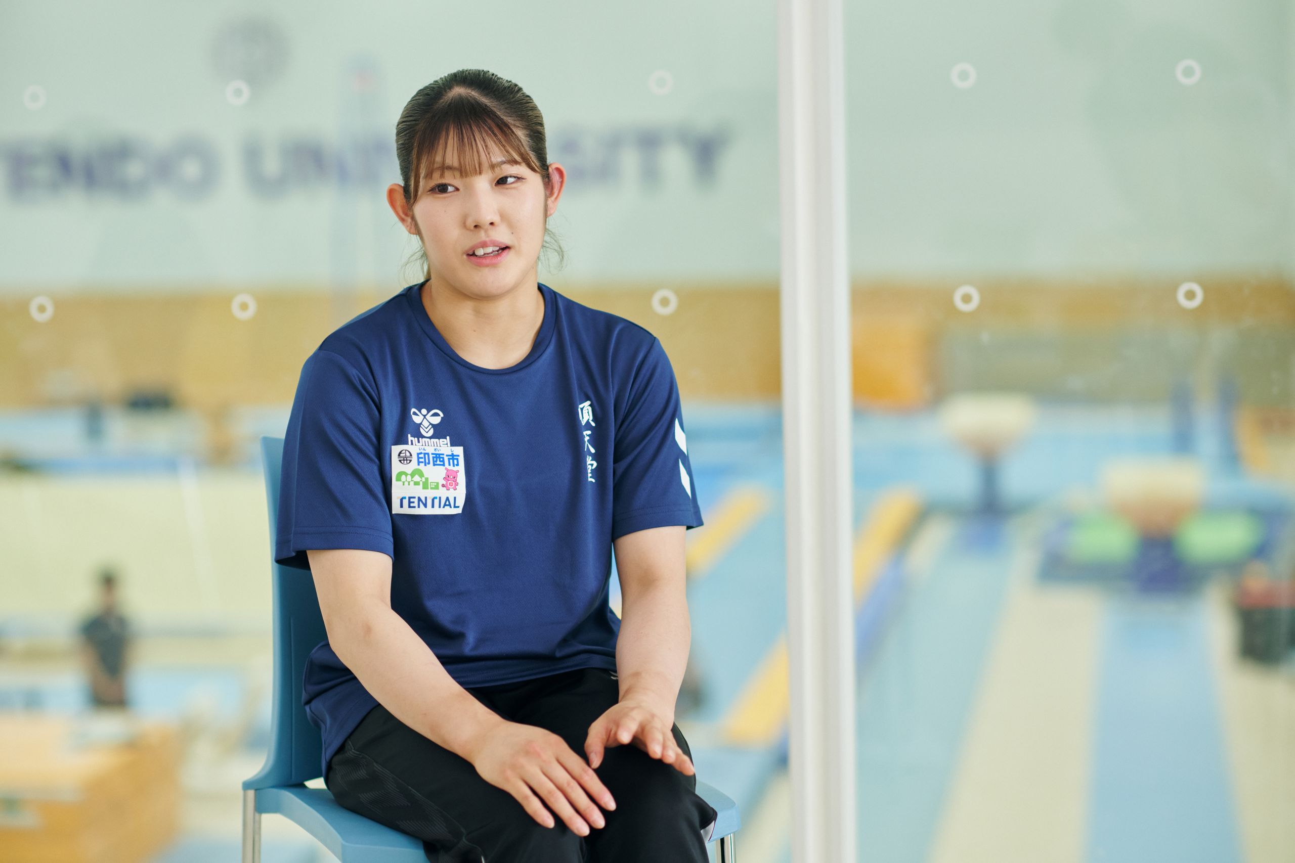 インタビューを受ける笠原有彩選手